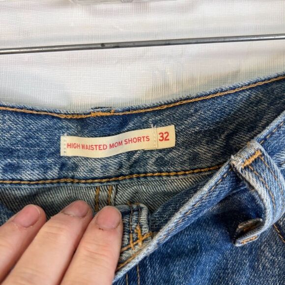 Levis High Waisted Mom Shorts Denim Jean Shorts Size 32 Non Destructed Everyday - Picture 3 of 10